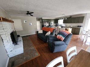 Smart TV - Highwater Hideaway (Bruceton Mills)