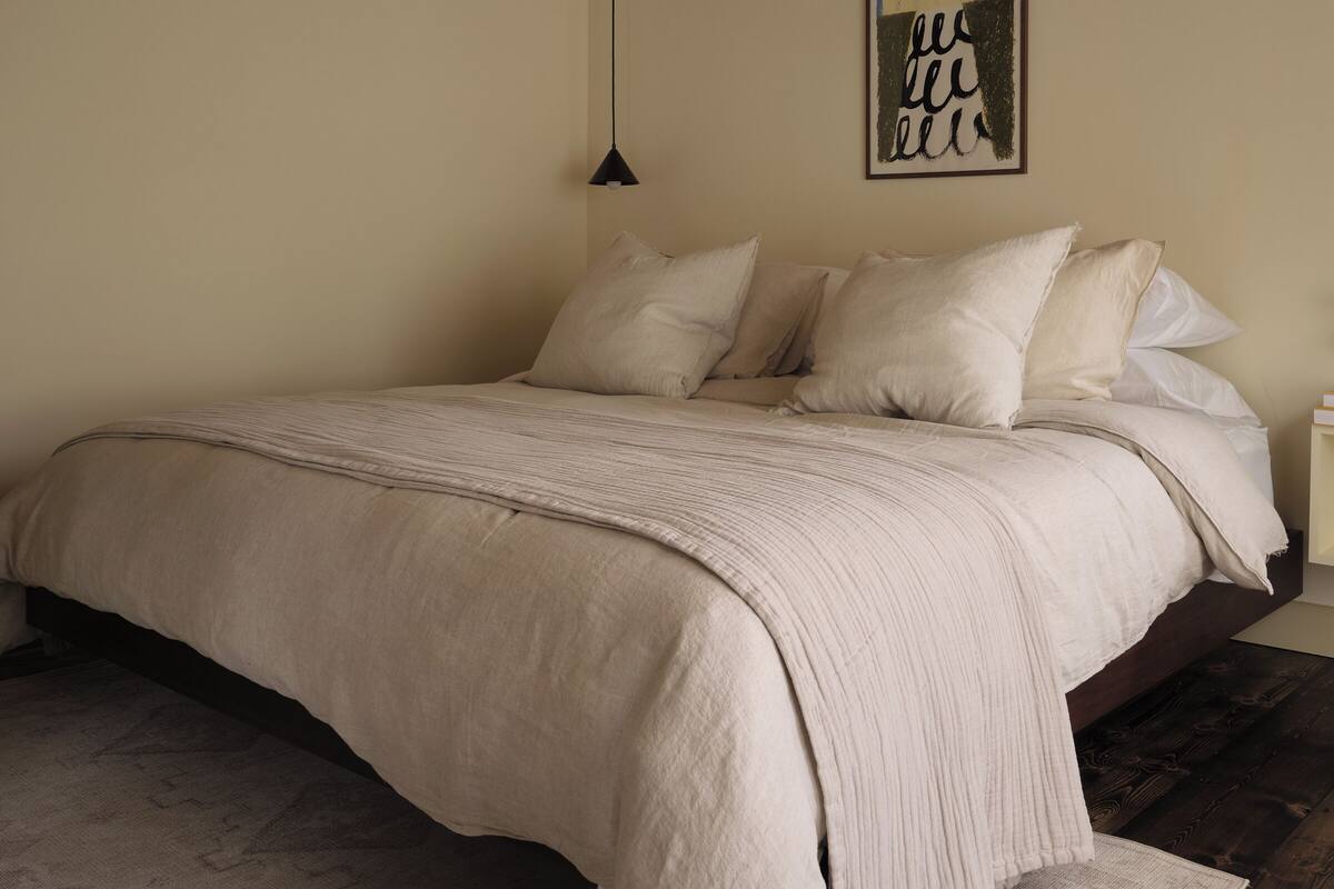 Standard Double Room, Mountain View | Iron/ironing board, free WiFi