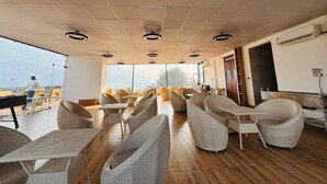 Breakfast, lunch, dinner and brunch served - ECHOS Hotel Rishikesh (Rishikesh)