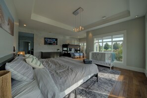 Bureau, fer et planche à repasser, lit parapluie, Wi-Fi gratuit