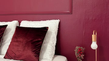 Silitysrauta/-lauta, Wi-Fi, vuodevaatteet