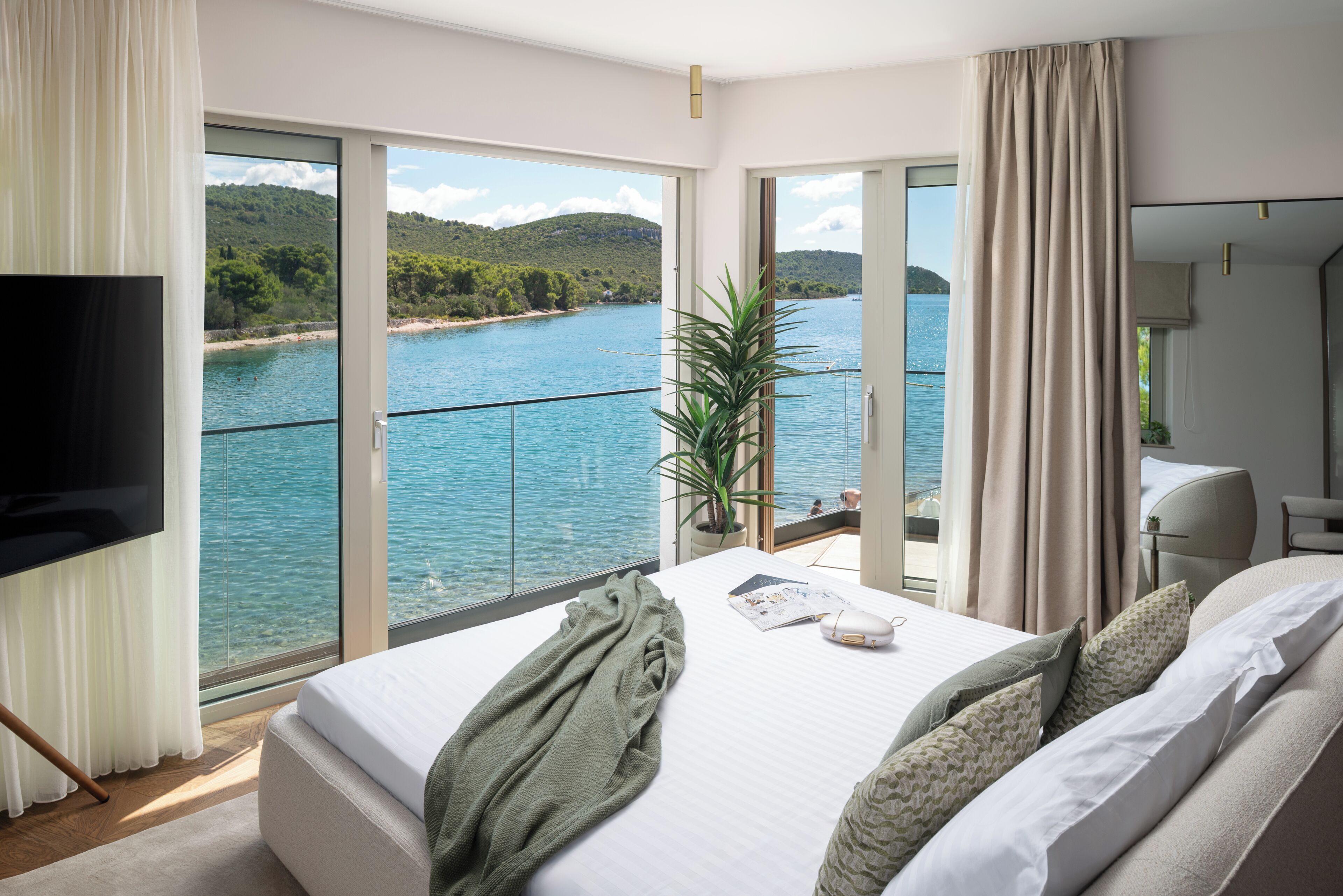 Fer et planche à repasser, accès à Internet, literie fournie