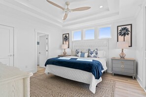 6 bedrooms, desk, iron/ironing board, travel crib