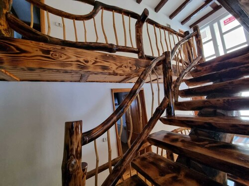 Delightful 6-bedroom chalet in Dâmbovicioara perfect for group getaways