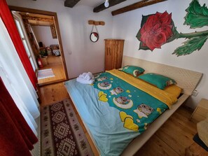Room - Delightful 6-bedroom chalet in Dâmbovicioara perfect for group getaways (Brașov)