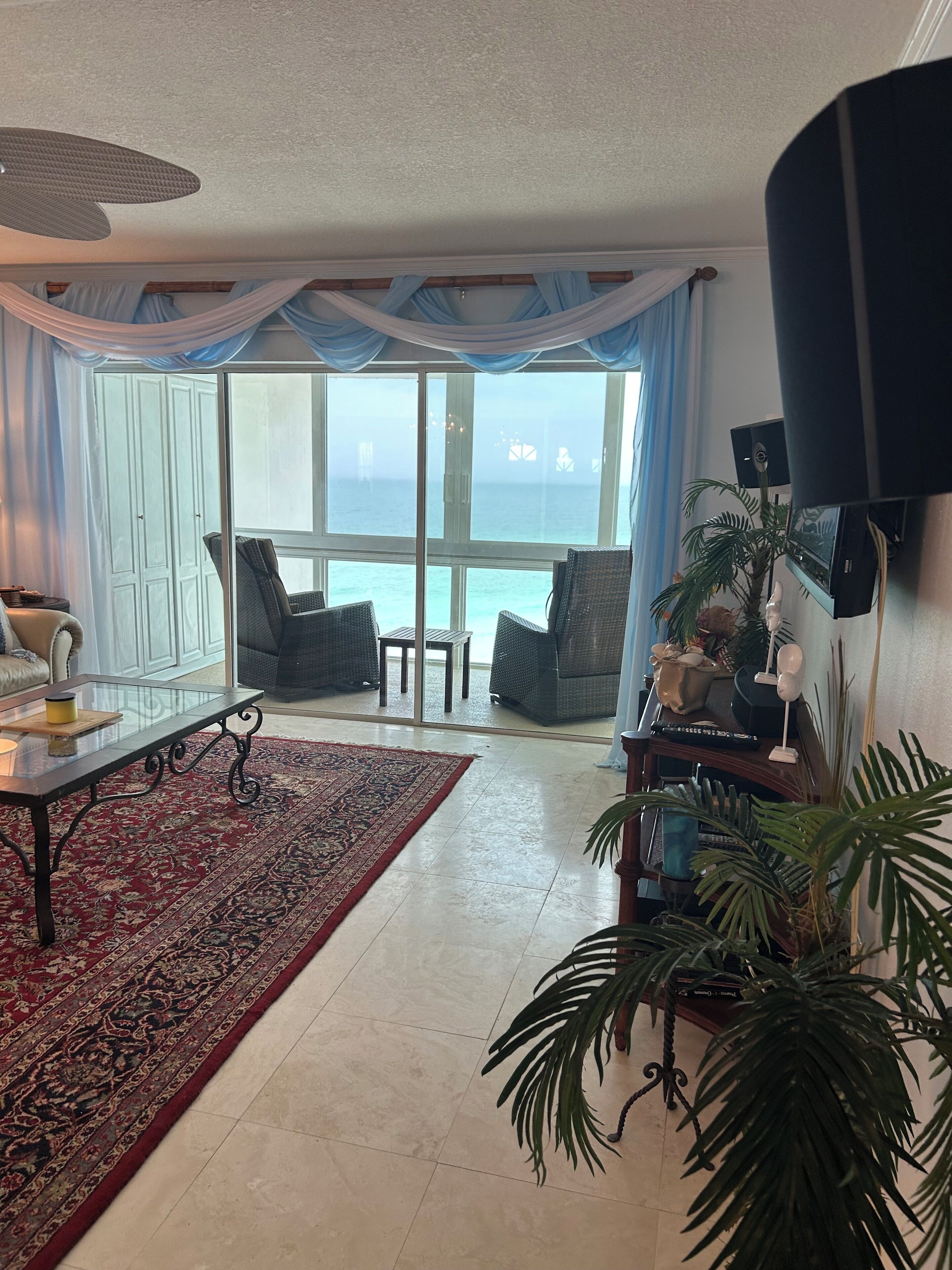 Smart TV, reproductor de DVD y estéreo 