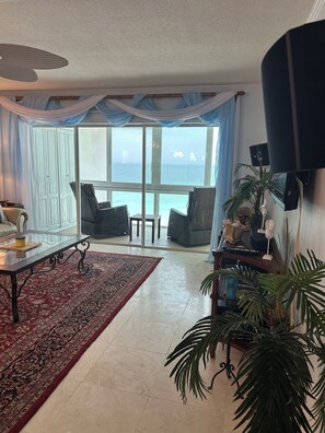 Smart TV, reproductor de DVD y estéreo 