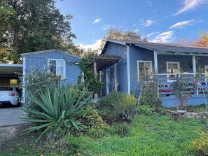 Exterior - Delightful 2-bedroom house in Sebastopol. 5 Acre Horseranch. (Sebastopol)