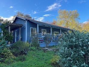 Exterior - Delightful 2-bedroom house in Sebastopol. 5 Acre Horseranch. (Sebastopol)