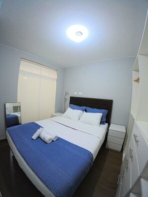 2 habitaciones, tabla de planchar con plancha y wifi gratis 