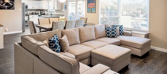 Beautiful 4-bedroom house with pool and a game room welcoming Hutto