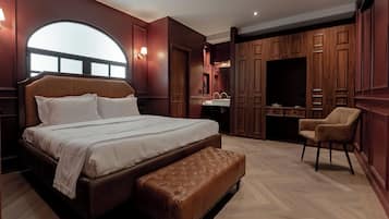 Luxury Room, City View | Egyptian cotton sheets, premium bedding, memory foam beds