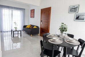In-room dining - Prado Garden Hotel (Monte Plata)