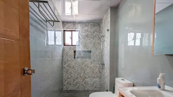 Free toiletries, towels, soap, shampoo