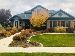 Exterior - Snuggle Down Inn: 1BR In-Law Basement Suite (Heber City)