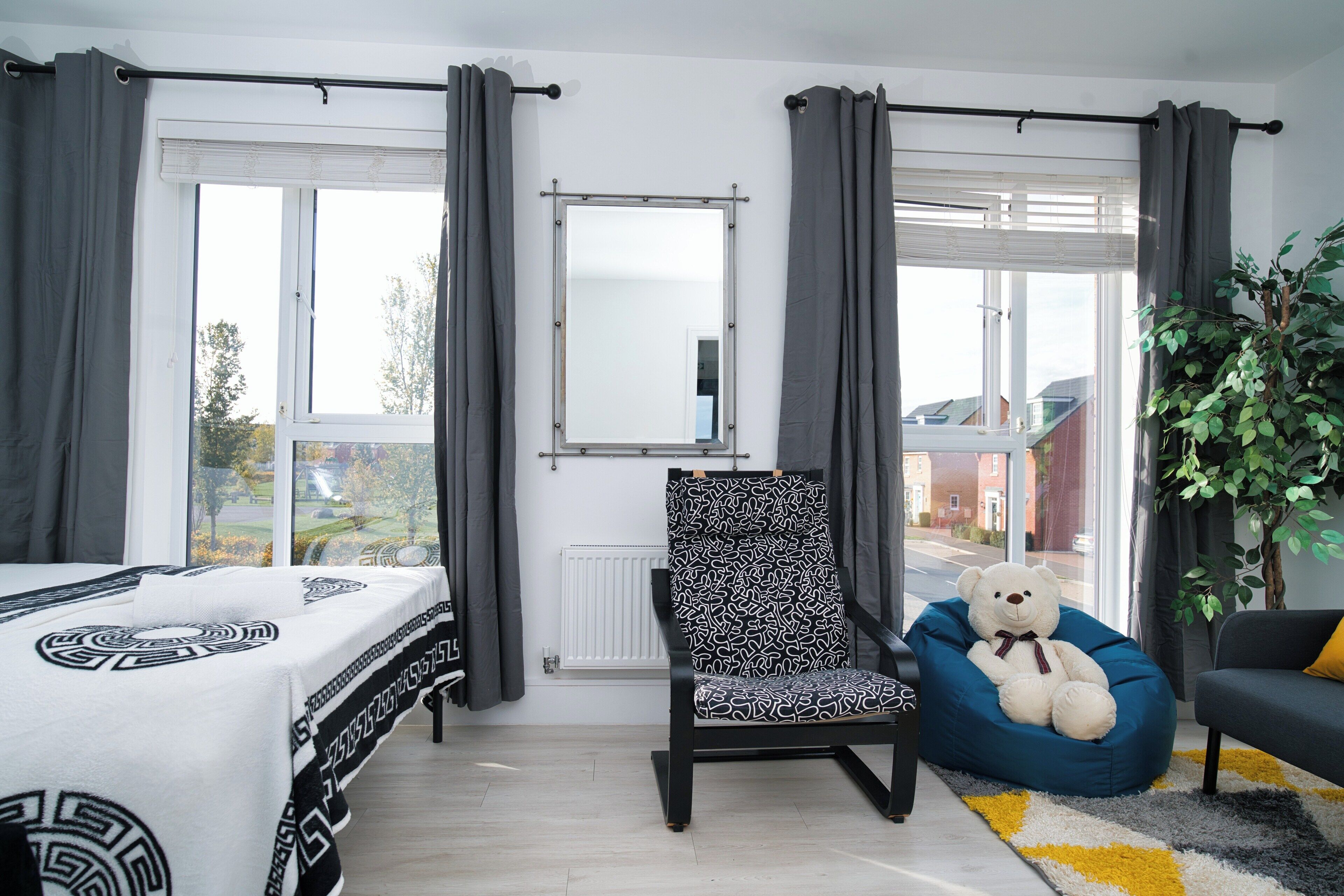 Iron/ironing board, internet, bed sheets