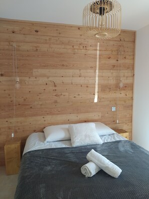 4 chambres, fer et planche à repasser, Wi-Fi gratuit, draps fournis