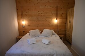 4 habitaciones, tabla de planchar con plancha y wifi gratis 