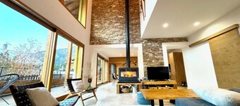 Chalet Blanc Sommets 10 pers. panoramic view ideal for a group stay!