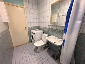 Toallas, jabón, papel de baño 