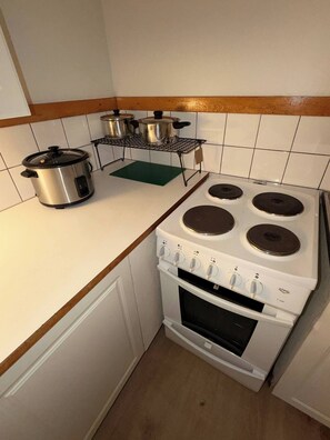 Private kitchen - 3 Bedroom apartment to rent in Matinkylä, Helsinki (Espoo)