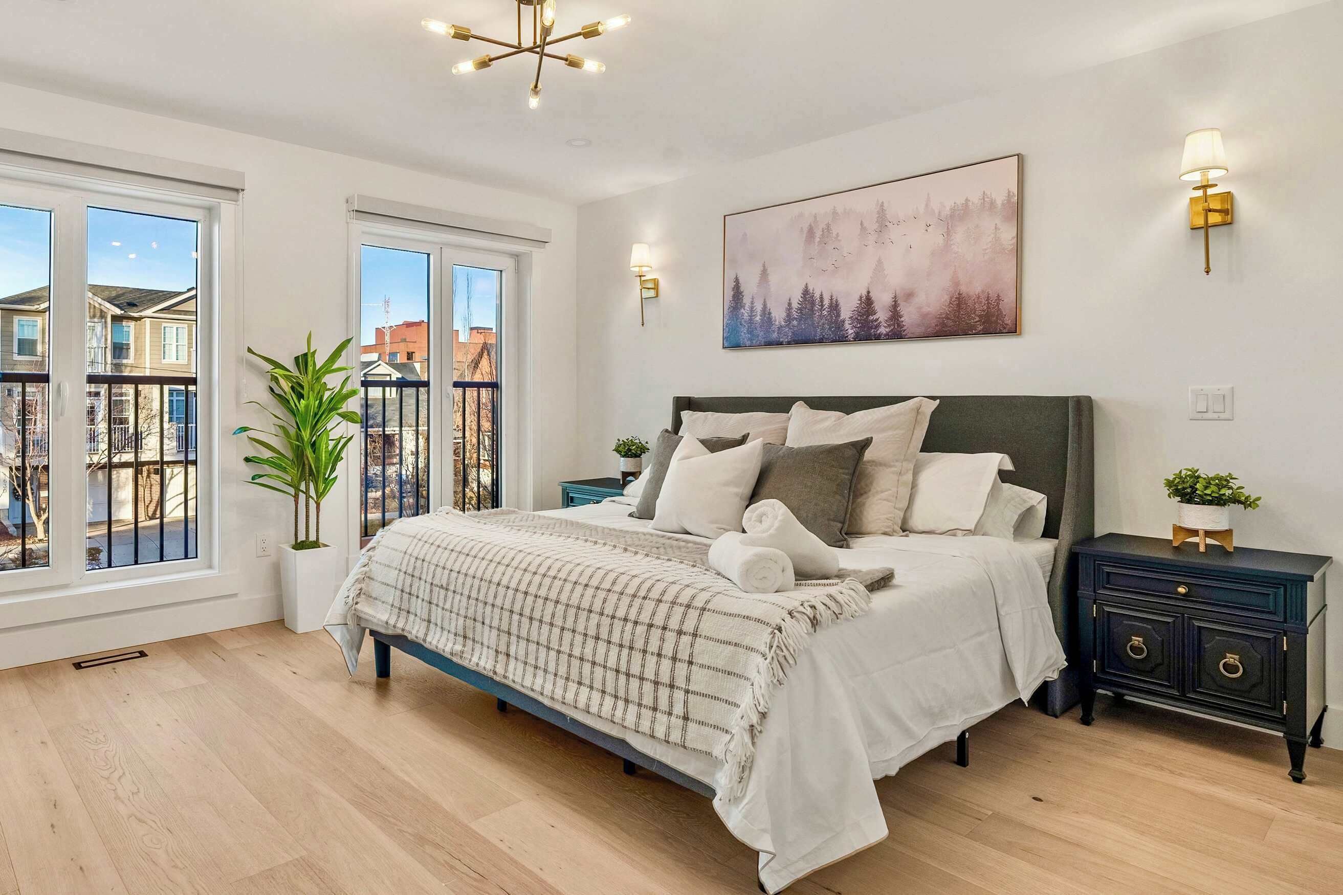 6 bedrooms, desk, iron/ironing board, WiFi