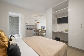 1 bedroom, iron/ironing board, travel cot, free WiFi