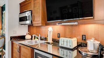 Suite Studio Luxe, coin cuisine, vue ville | Cuisine privée