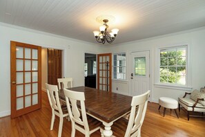 Dining - Oak City Craftsman|Dog-Friendly w/ Gourmet Kitchen (Raleigh)