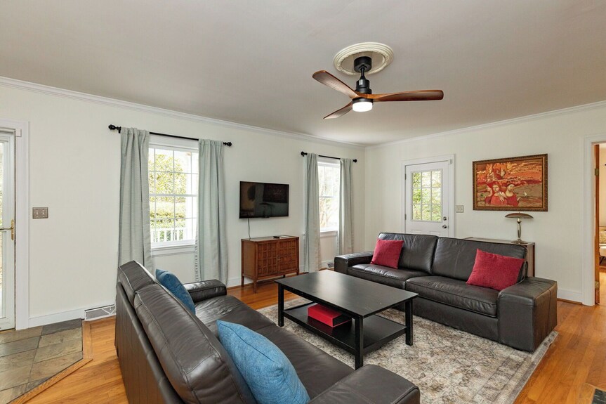 Oak City Craftsman|dog-friendly W/ Gourmet Kitchen - Raleigh, NC