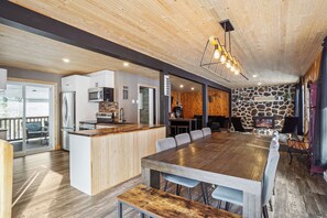 Dining - Chalet Ski & Spa | Rivière, Val-St-Côme (Saint-Côme)