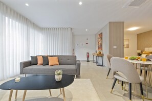 Apartment - Sunflower Gem by Homie (Santa Cruz)