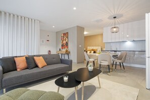 Apartment - Sunflower Gem by Homie (Santa Cruz)