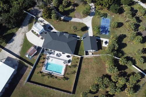 Spacious 4BR Home w/ Heated Pool & Pickleball Court on 5-Acre Estate