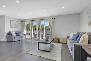 Smart TV - Spacious 4BR Home w/ Heated Pool & Pickleball Court on 5-Acre Estate (Naples)