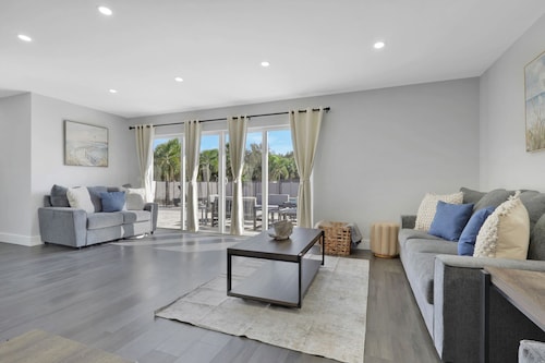 Spacious 4BR Home w/ Heated Pool & Pickleball Court on 5-Acre Estate
