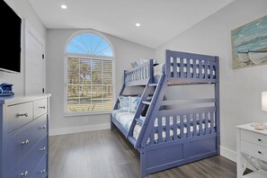 4 bedrooms, iron/ironing board, free WiFi - Spacious 4BR Home w/ Heated Pool & Pickleball Court on 5-Acre Estate (Naples)