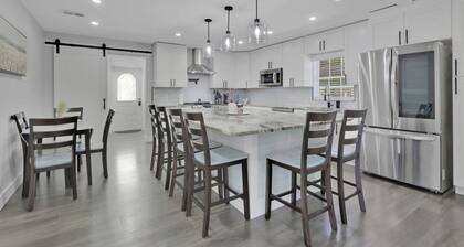 Spacious 4BR Home w/ Heated Pool & Pickleball Court on 5-Acre Estate