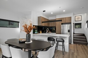 Dining - Alpine Vision Chalet (Dinner Plain)