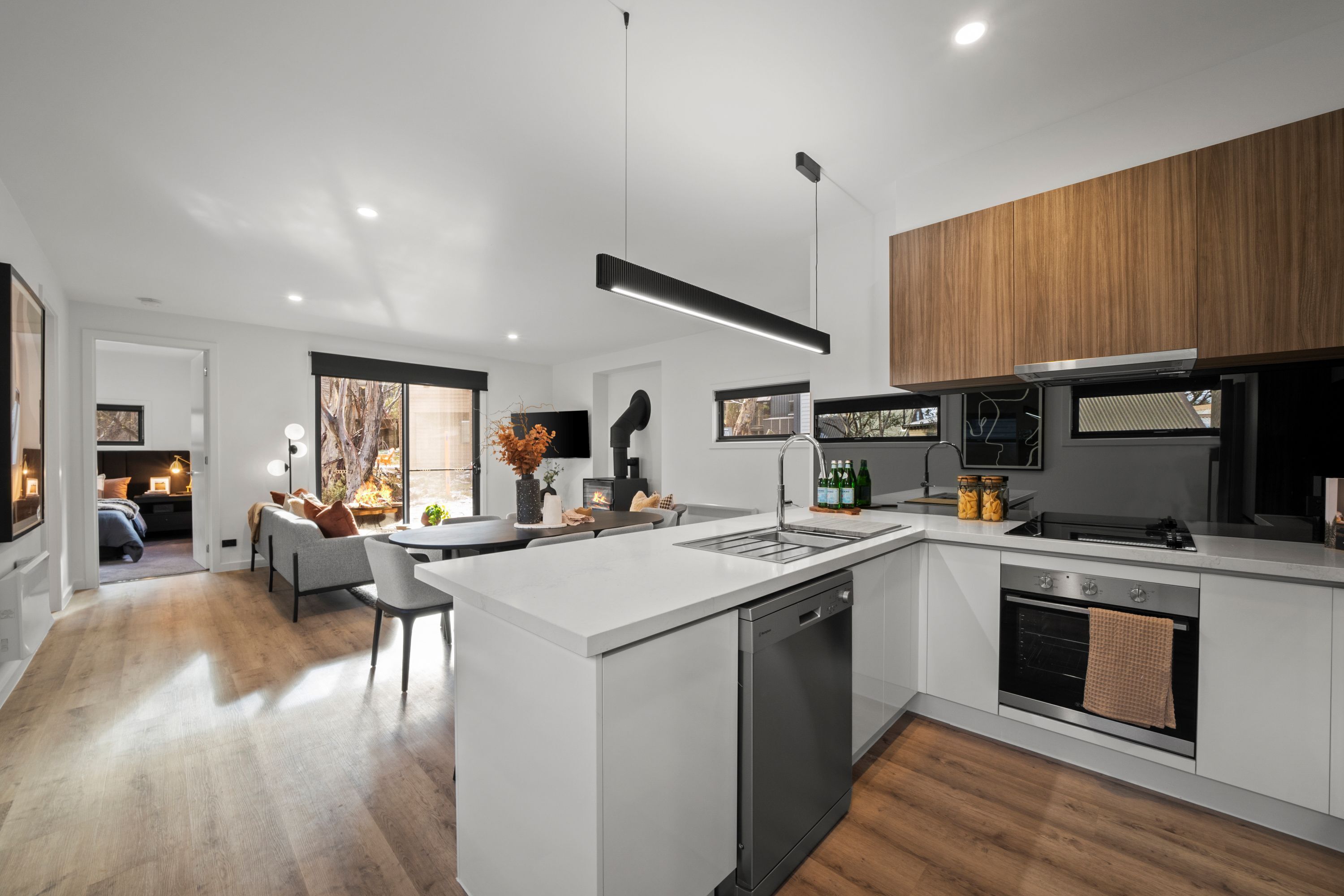 Micro-ondes, four, plaque de cuisson, lave-vaisselle