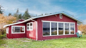Exterior - Fabulous 3-Bedroom Waterfront Home on Charming Lummi Island Awaits You (Lummi Island)