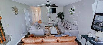 COZY STAY D
Near Fort Campbell, APSU, exit 1 & 4, 2bed Apartment, Self Checking