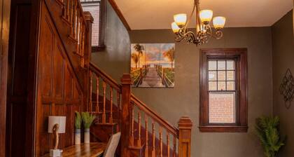 Spacious UMKC Stay • Near Top Spots