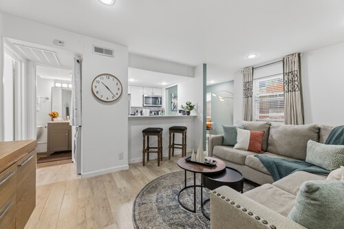 Quiet & Walkable - Stylish Condo With Local Vibe