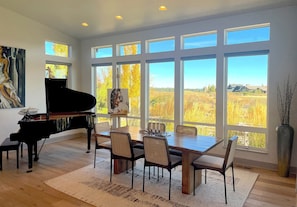 Dining - Bright and Spacious Home in Tetherow - The Perfect Base for your Winter Getaway! (Bend)