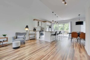 Interior - Agora Duo Portneuf - 2 Family Units - 2 Spas (Pont-Rouge)