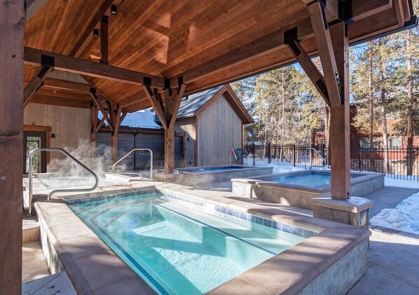 Ulkouima-allas, lämmitetty uima-allas