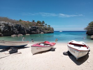 Beach - Turtle Nest #5 cozy 1 bedroom. Walk to beach, pool and scuba diving onsite (Lagun)