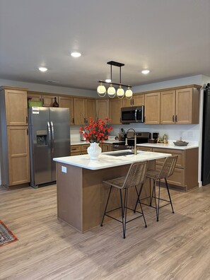 ميكروويف، فرن، موقد طهي مسطح، غسالة أطباق