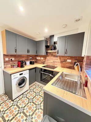 Fridge, microwave, oven, coffee/tea maker